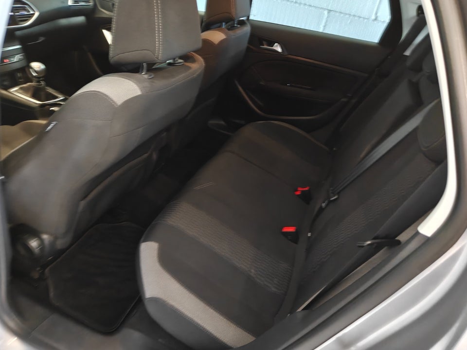 Peugeot 308 1,6 BlueHDi 120 Style SW 5d