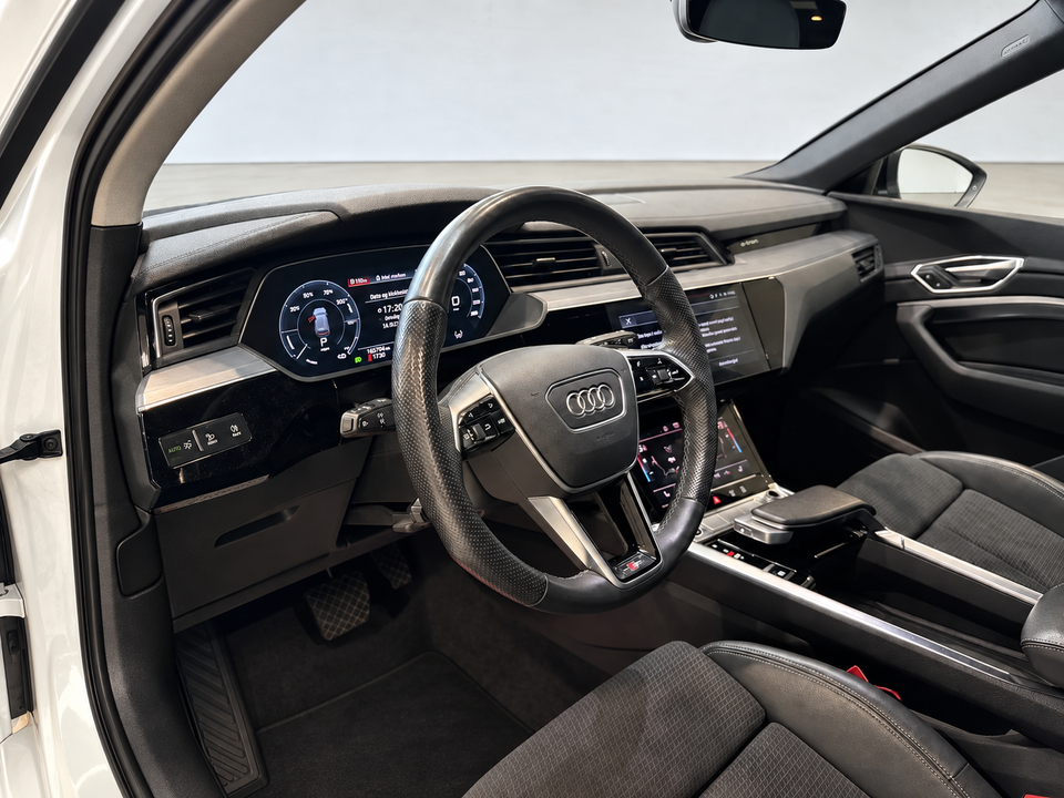 Audi e-tron 55 S-line quattro 5d