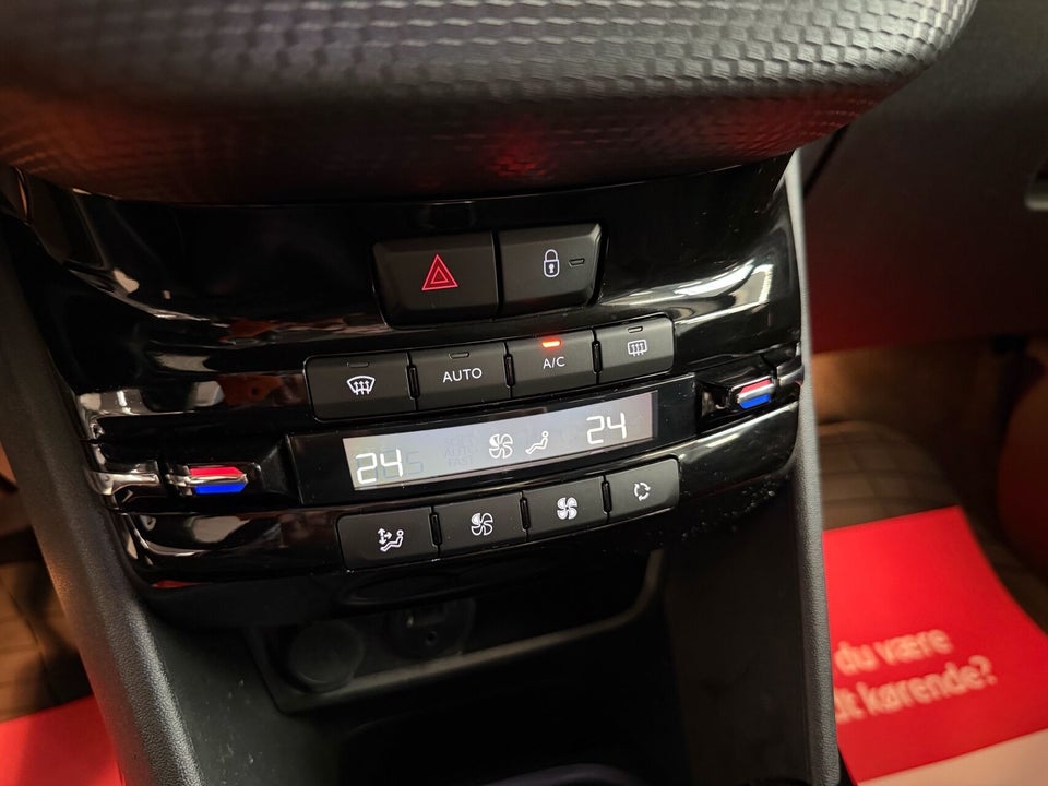 Peugeot 2008 1,6 BlueHDi 120 GT Line Sky 5d