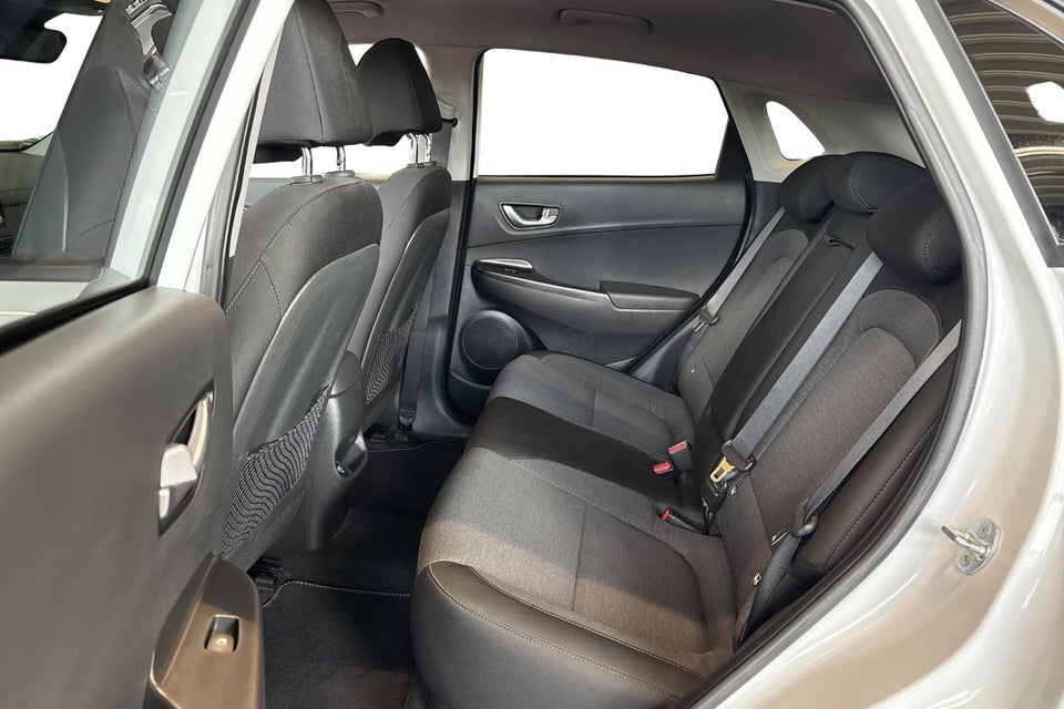 Hyundai Kona 64 EV Business 5d