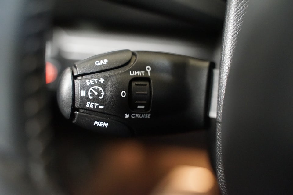 Peugeot 308 1,5 BlueHDi 130 Allure Grand Van 5d