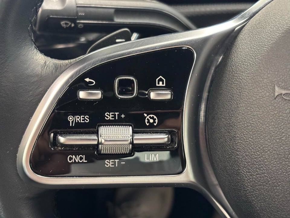 Mercedes A200 1,3 Progressive Line aut. 4d