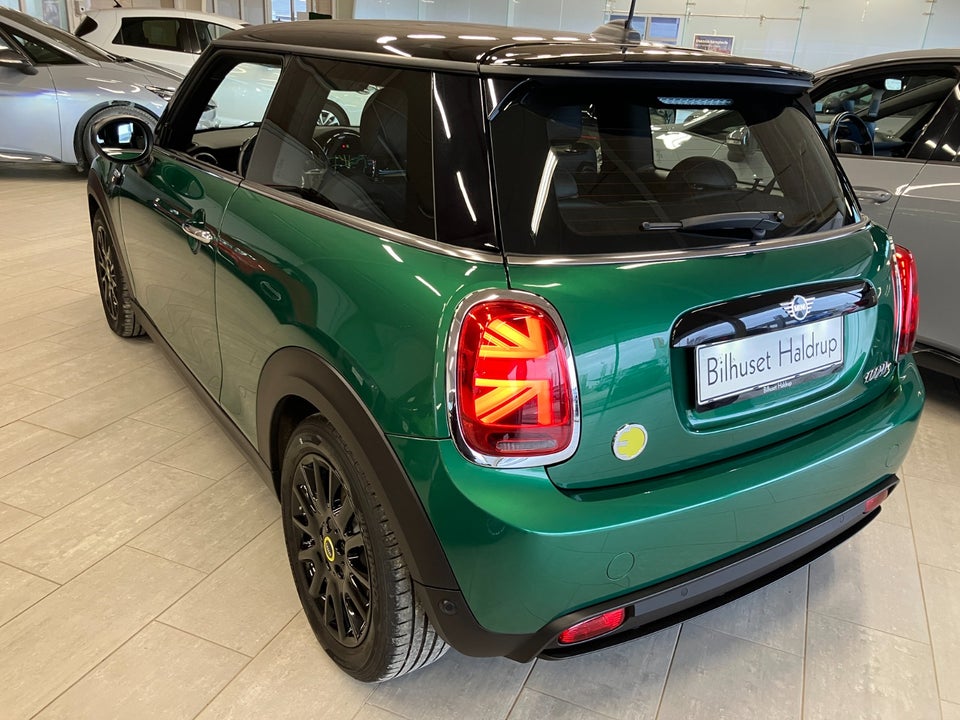 MINI Cooper SE Essential 3d