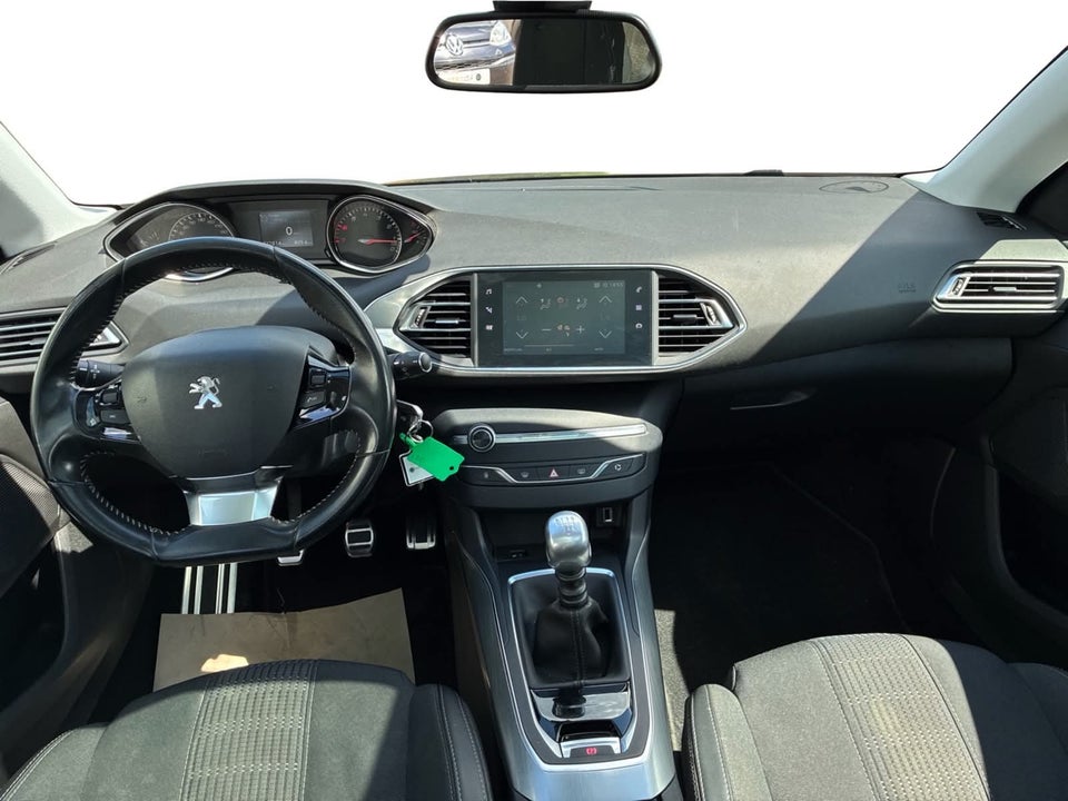 Peugeot 308 1,2 e-THP 130 Allure Sky SW 5d