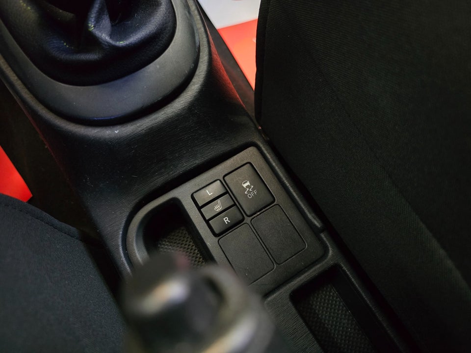 Toyota Yaris 1,0 VVT-i T1 5d