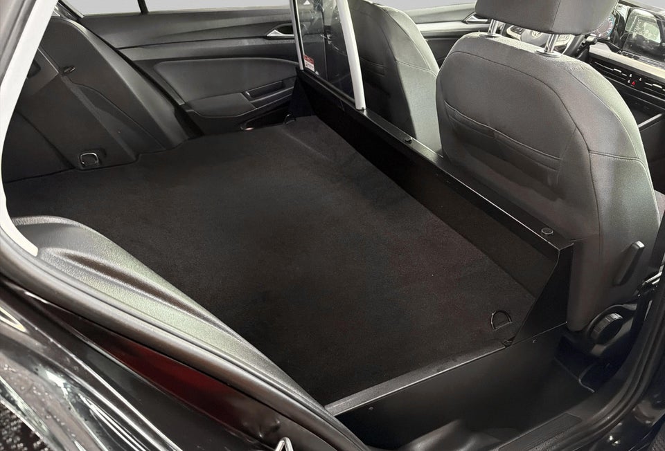 VW Golf VIII 2,0 TDi 115 Life DSG Van 5d