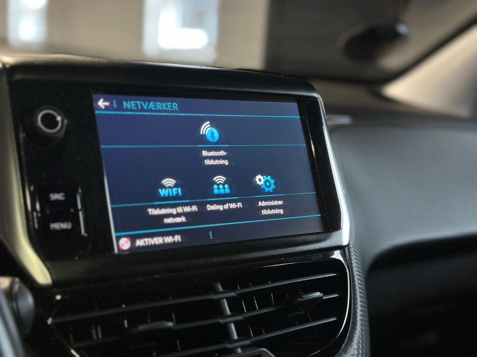 Peugeot 208 1,2 PureTech 82 Allure Sky 5d