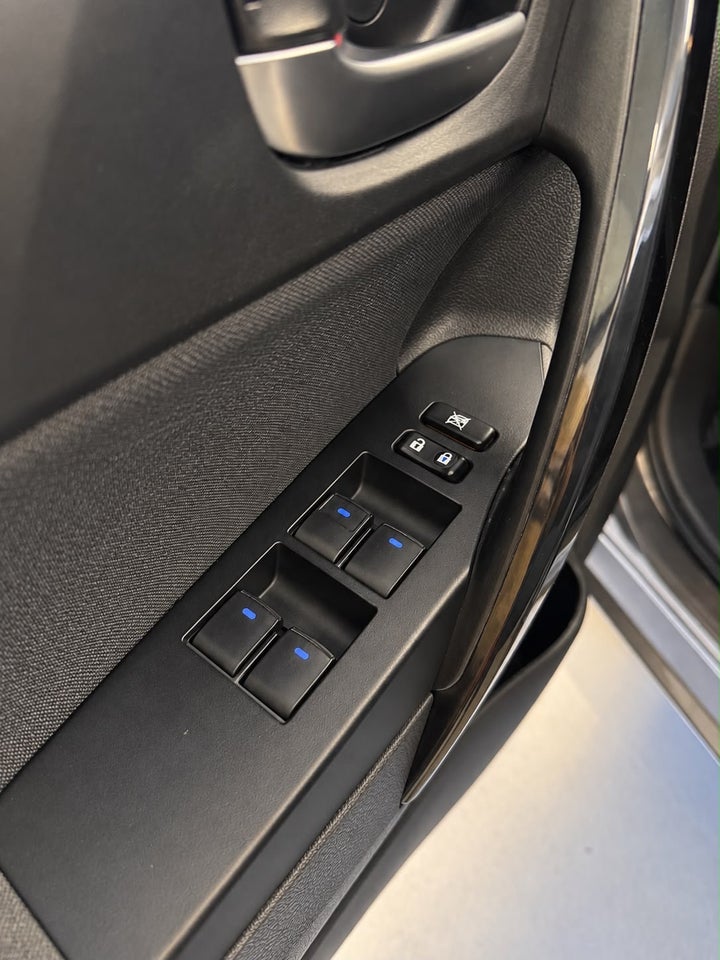 Toyota Auris 1,8 Hybrid H2 Comfort CVT 5d