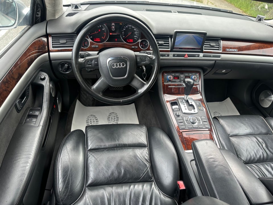 Audi A8 4,2 quattro Tiptr. lang 4d