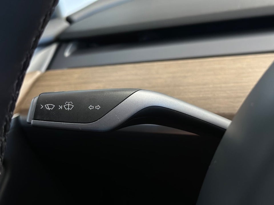 Tesla Model 3 Standard Range+ RWD 4d