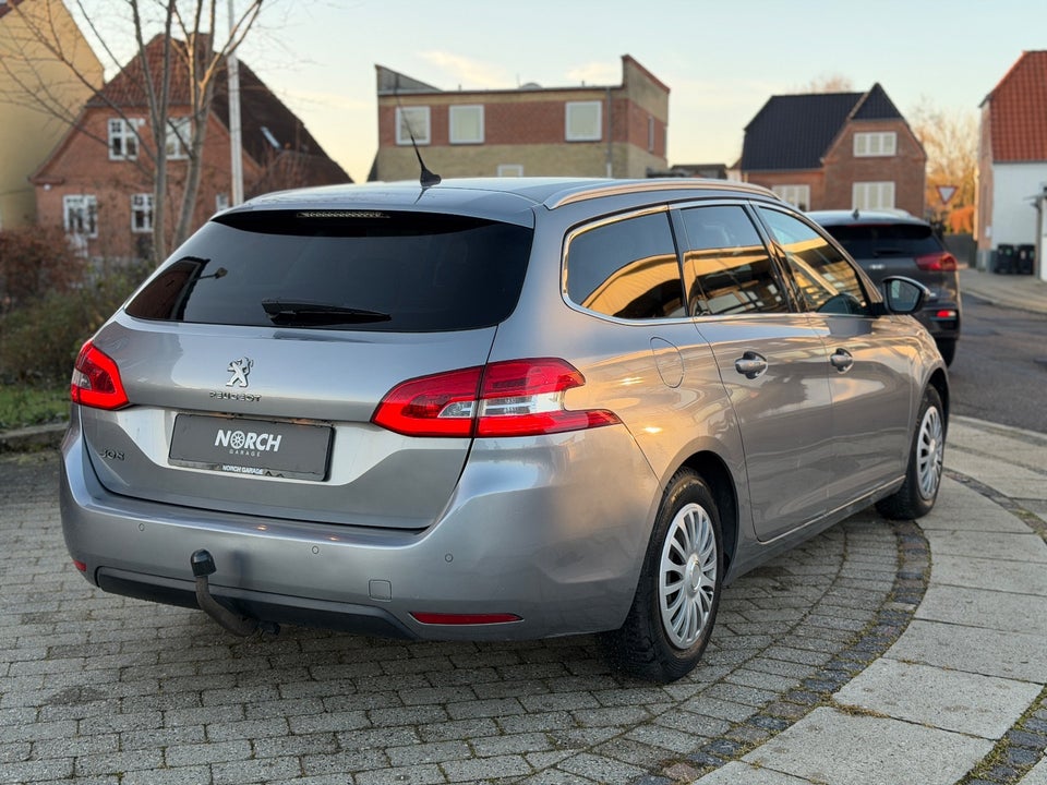 Peugeot 308 1,2 e-THP 130 Allure SW 5d