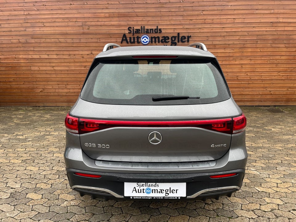 Mercedes EQB300 AMG Line 4Matic 5d