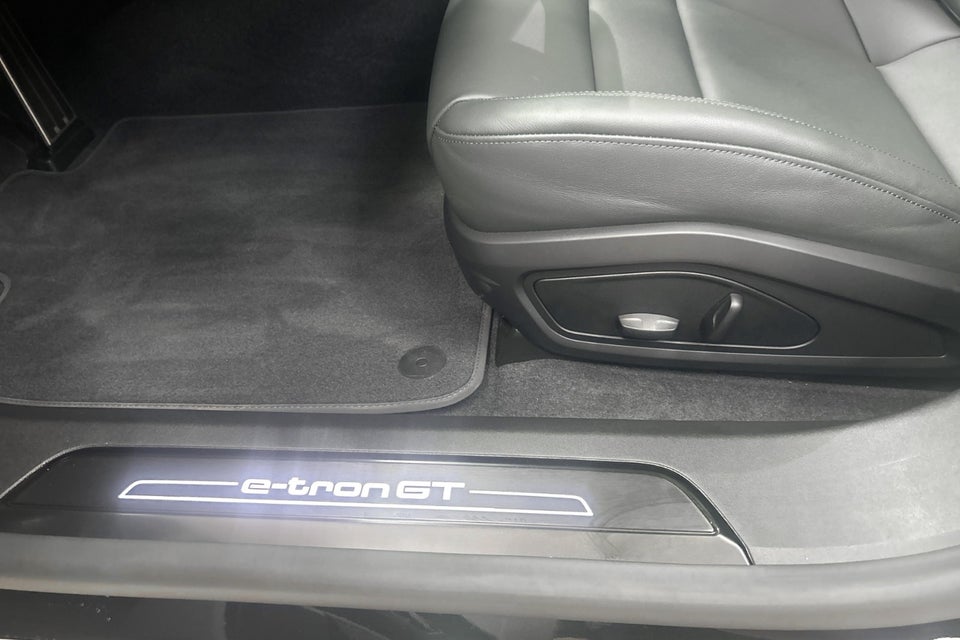 Audi e-tron GT quattro 4d