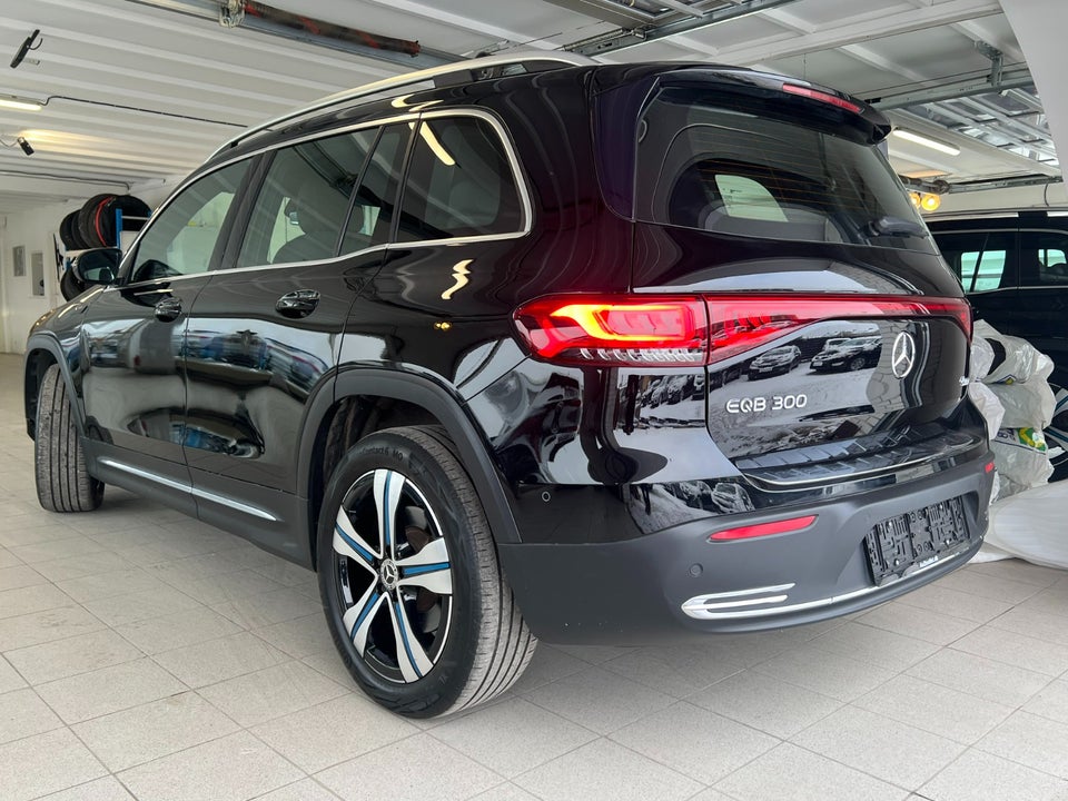 Mercedes EQB300 4Matic 5d