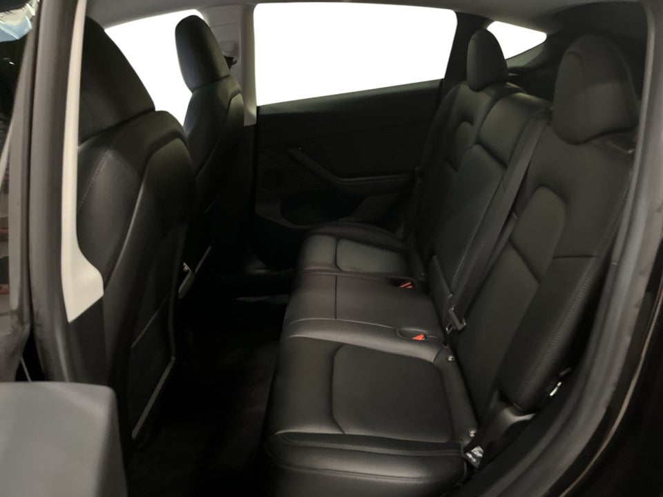 Tesla Model Y RWD 5d