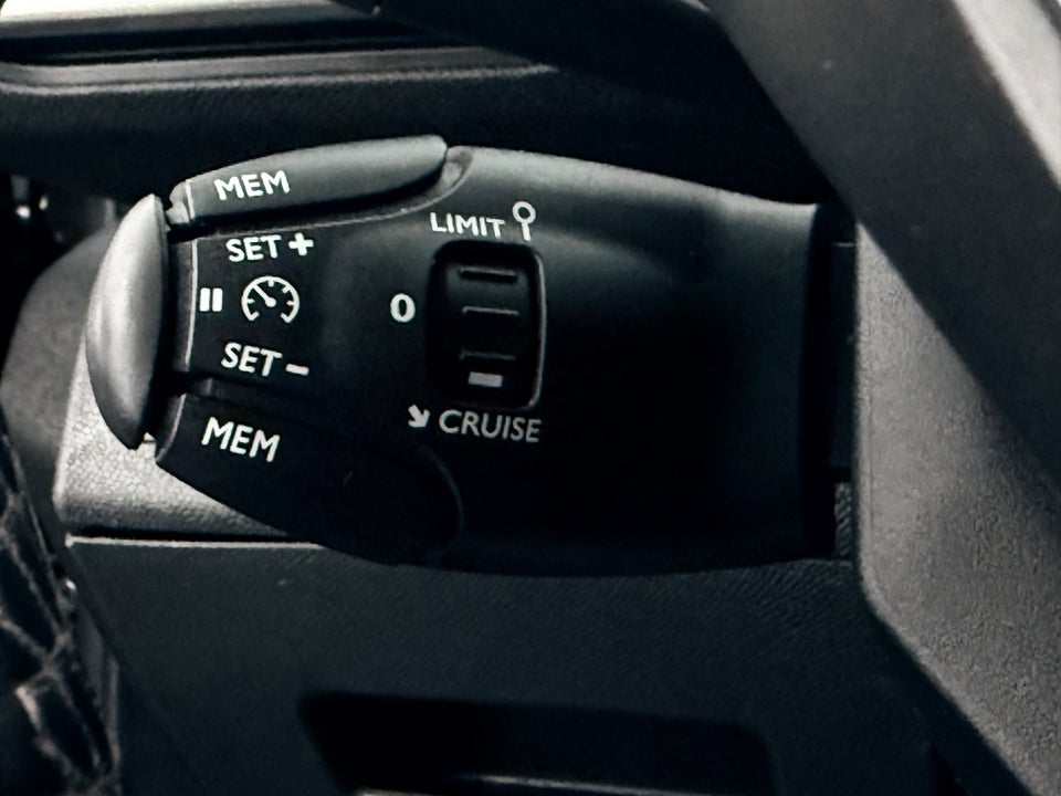 Peugeot 3008 1,6 BlueHDi 120 Allure 5d