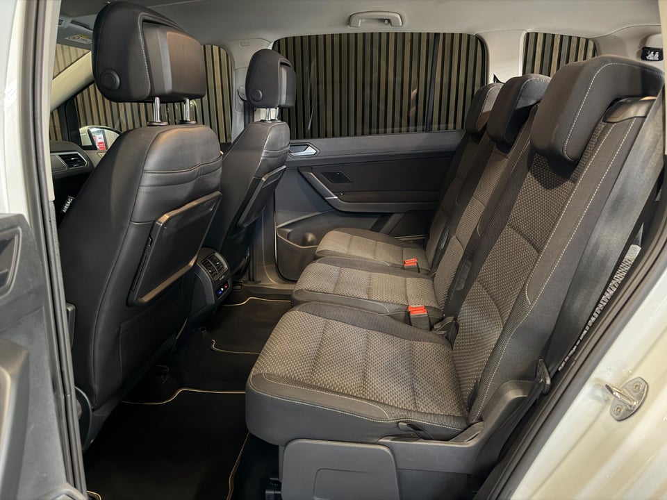 VW Touran 1,6 TDi 115 Comfortline R-line DSG 7prs 5d