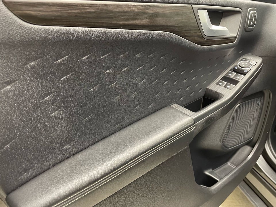 Ford Kuga 2,5 PHEV Vignale CVT 5d