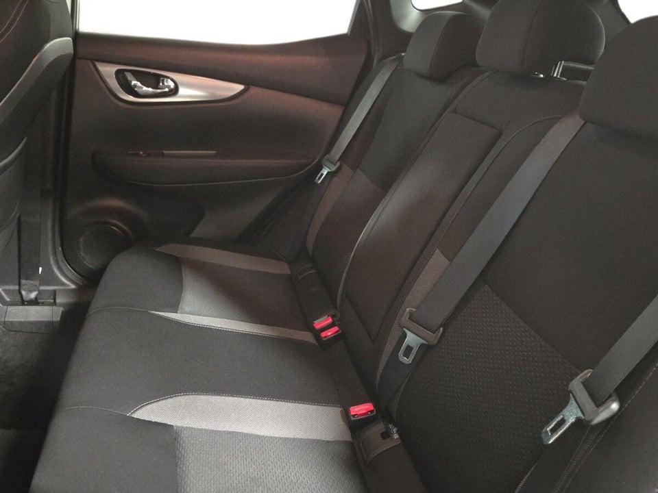 Nissan Qashqai 1,3 Dig-T 140 N-Connecta 5d