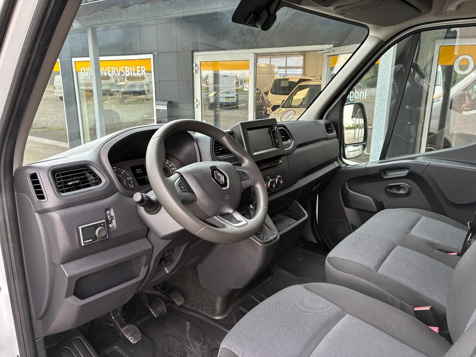 Renault Master IV T33 2,3 dCi 150 L2H2 Kassevogn