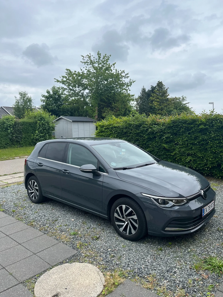 VW Golf VIII 1,4 eHybrid DSG 5d