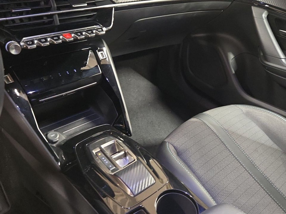 Peugeot e-2008 50 Allure 5d