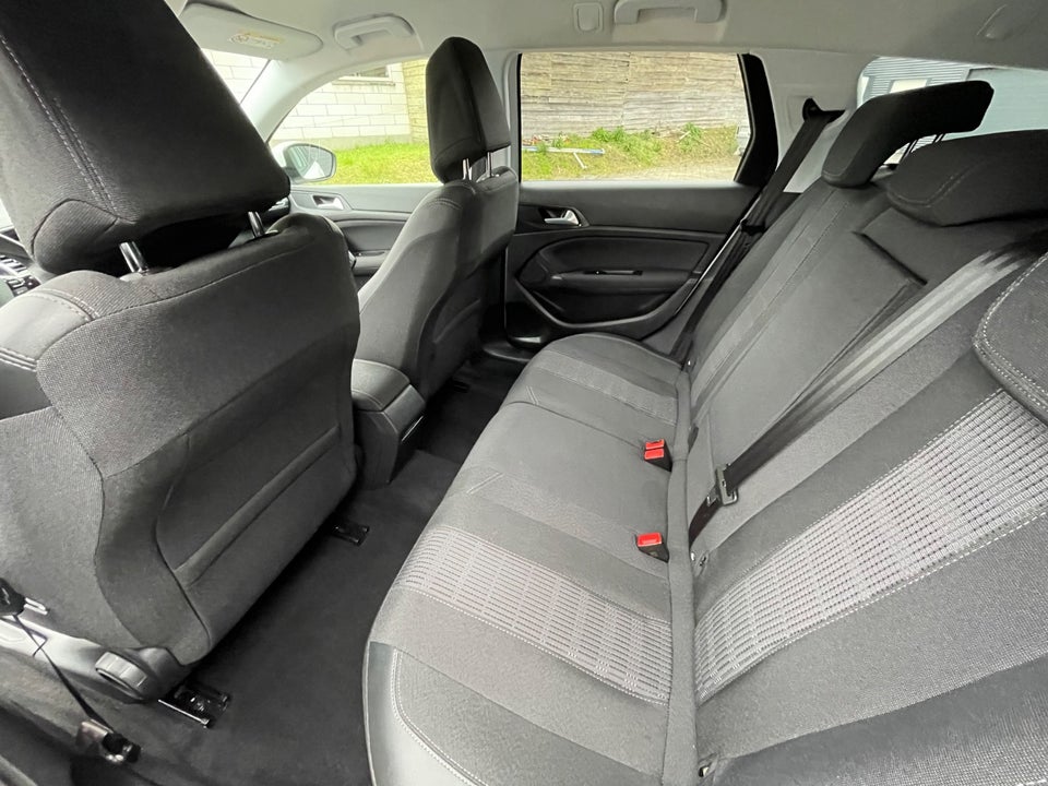 Peugeot 308 1,5 BlueHDi 130 Evolution SW EAT8 5d