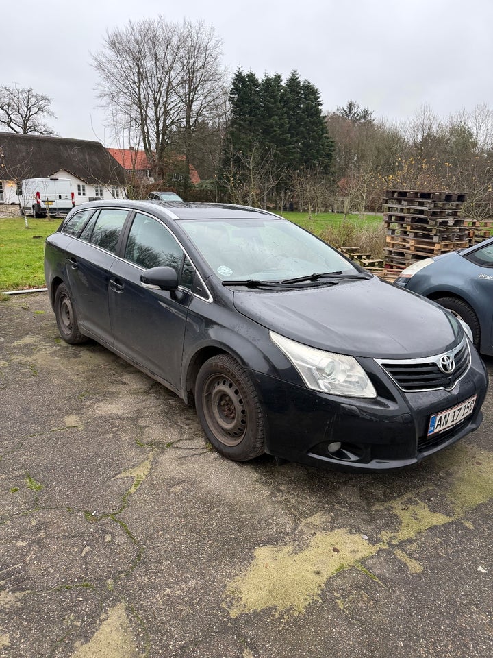 Toyota Avensis 2,0 D-4D T1 4d