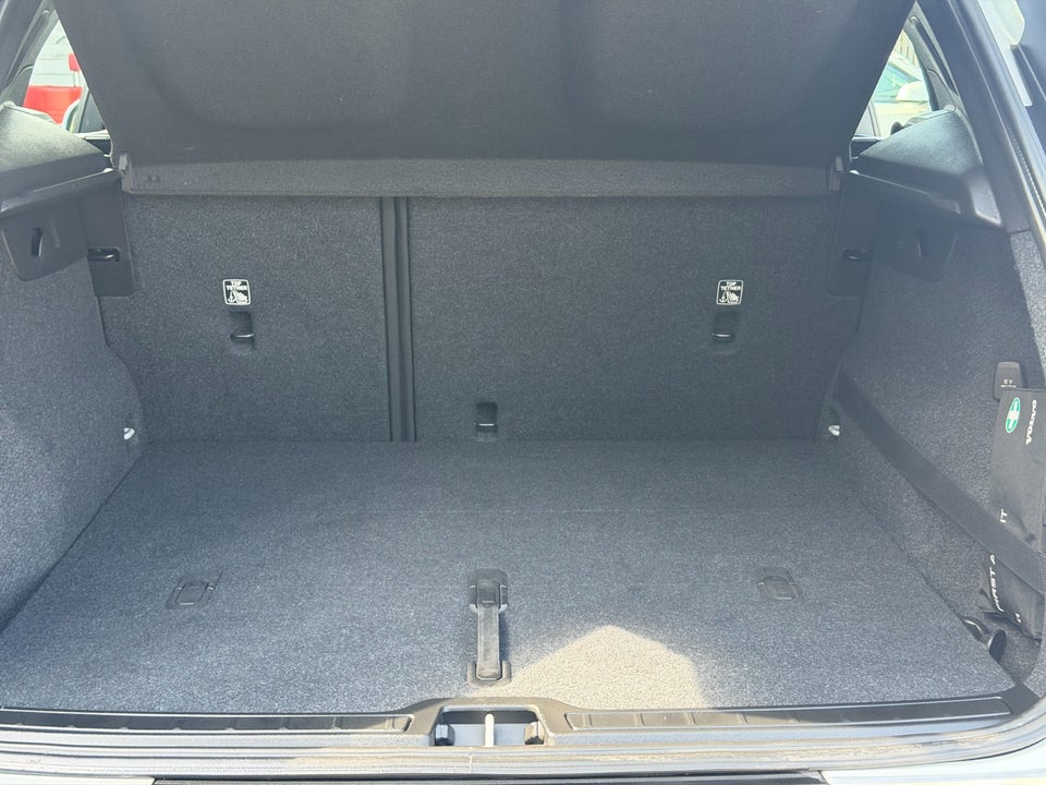 Volvo XC40 2,0 T4 190 Momentum aut. 5d