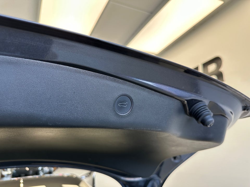 Tesla Model 3 Long Range AWD 4d