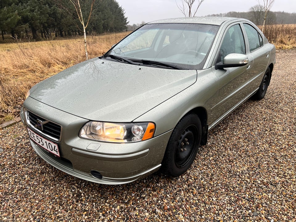 Volvo S60 2,4 140 Kinetic 4d