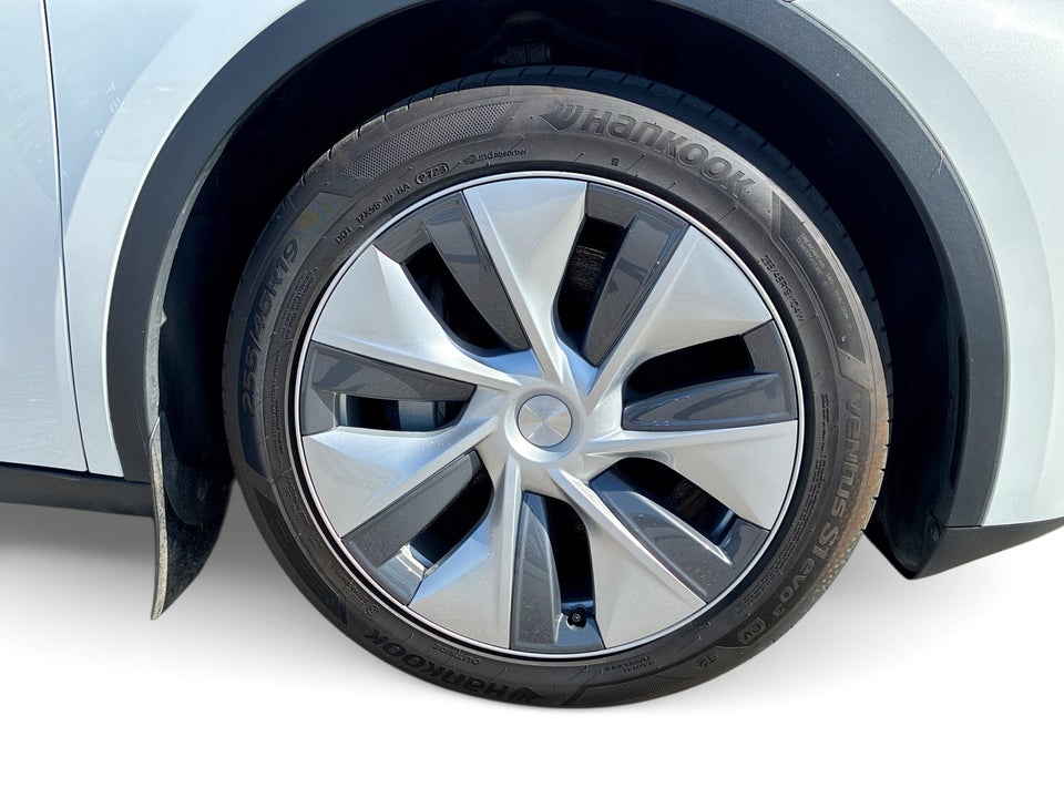 Tesla Model Y Long Range AWD 5d