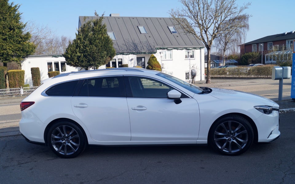 Mazda 6 2,2 SkyActiv-D 150 Core Business stc. 5d