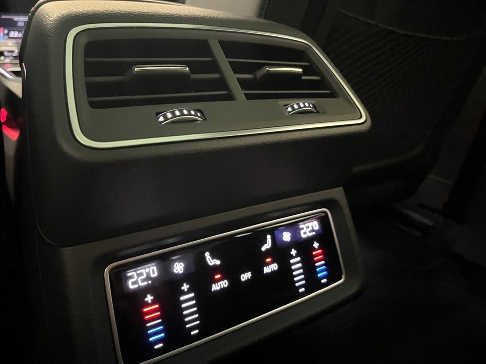 Audi Q8 e-tron 50 S-line quattro 5d