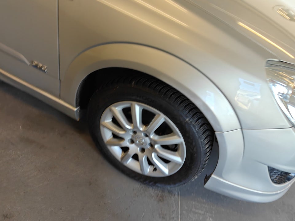 Opel Astra 1,4 16V Enjoy 5d