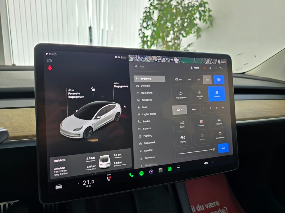 Tesla Model 3 Standard Range+ RWD 4d