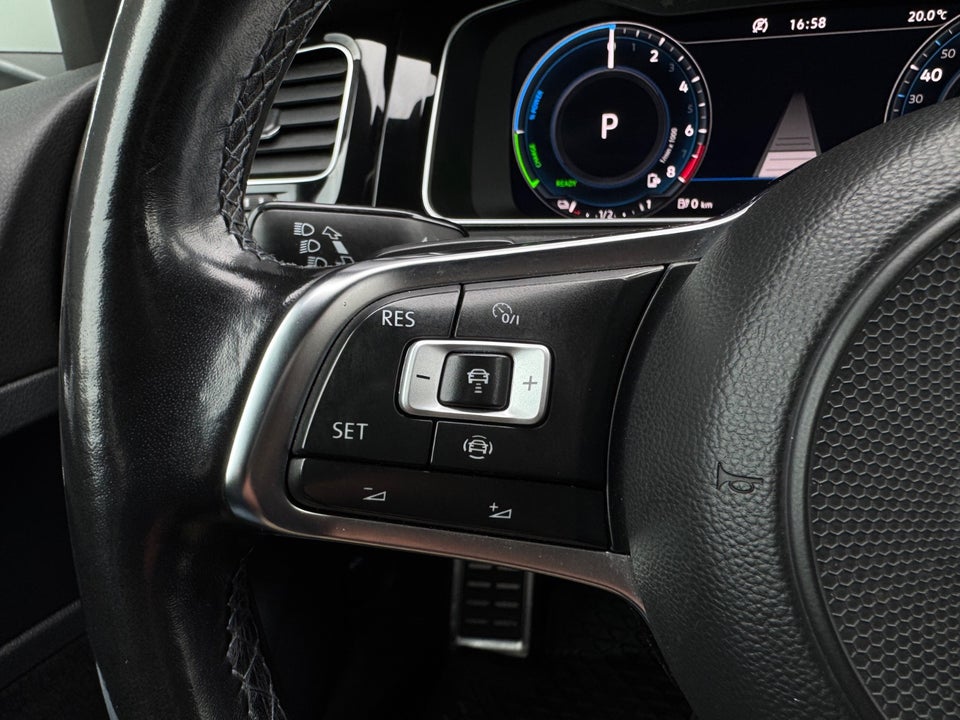 VW Golf VII 1,4 GTE DSG 5d