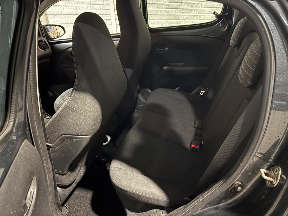 Peugeot 108 1,0 e-VTi 72 Infinity 5d