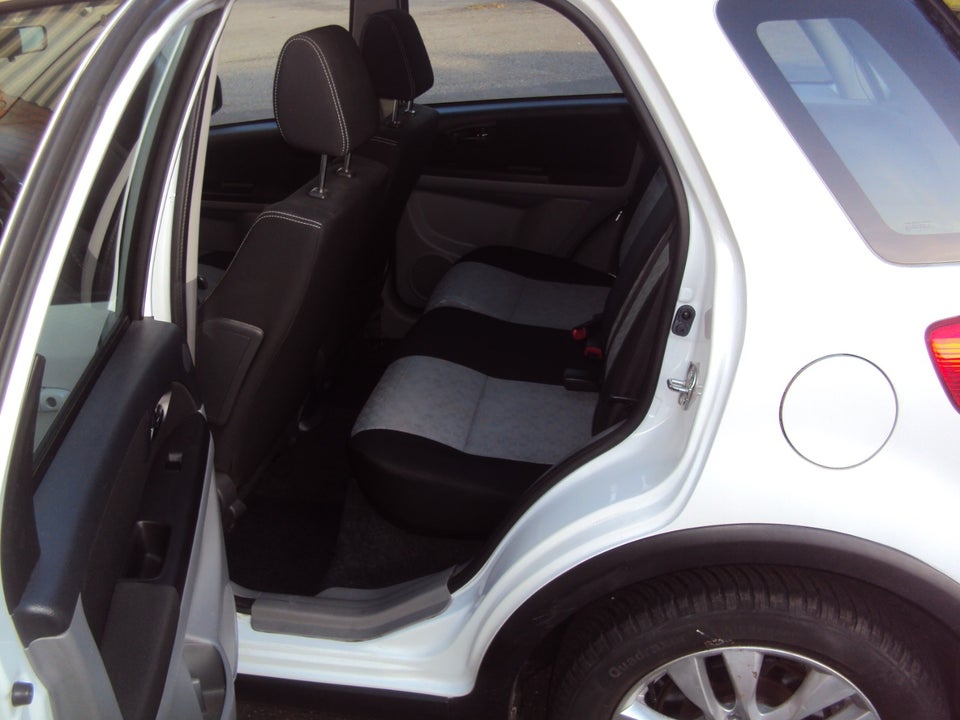 Suzuki SX4 1,6 CombiBack Tour 5d