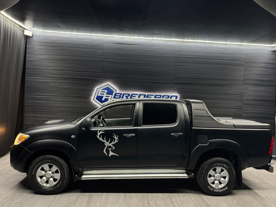 Toyota HiLux 3,0 D-4D Db.Kab 4x4 SR5 4d