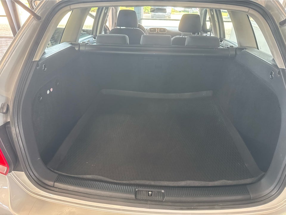 VW Golf VI 1,6 TDi 105 Comfortline Variant BMT 5d