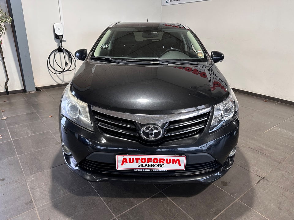 Toyota Avensis 1,8 VVT-i T2 Premium stc. 5d