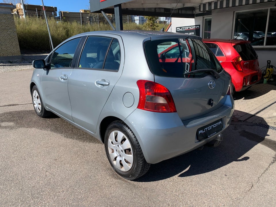 Toyota Yaris 1,3 Luna 5d