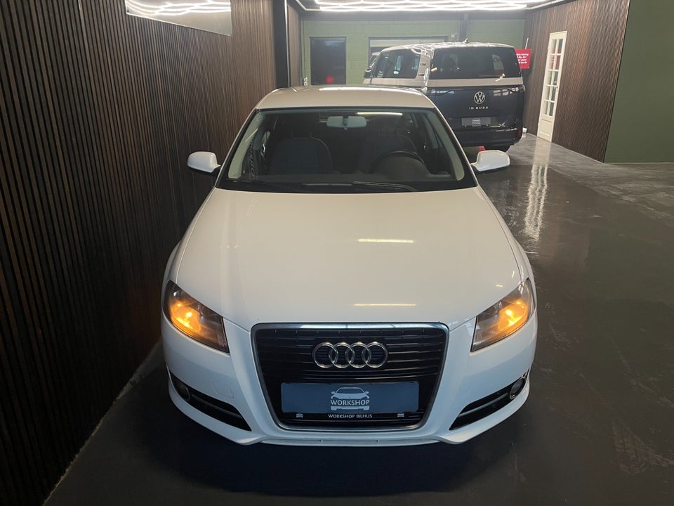 Audi A3 1,6 TDi Ambiente Sportback 5d