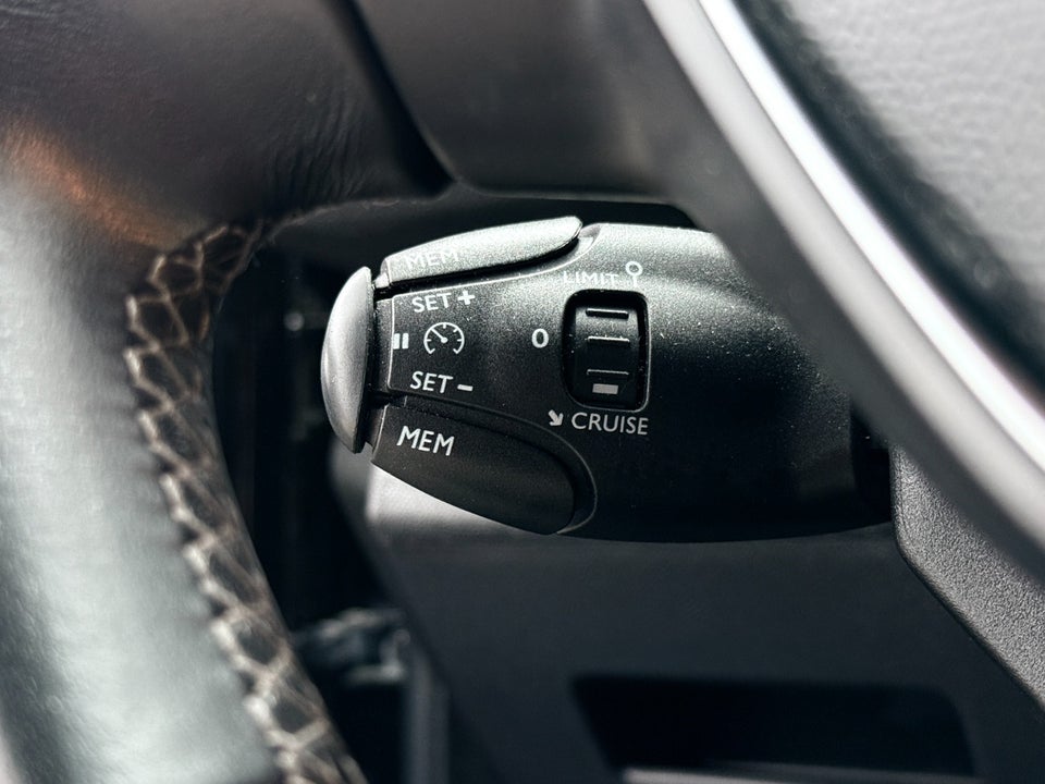 Peugeot 3008 1,2 e-THP 130 Active 5d