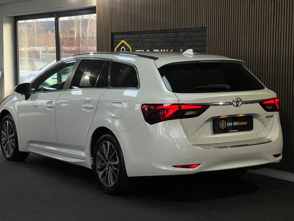 Toyota Avensis 1,8 VVT-i T2 Touring Sports MDS 5d