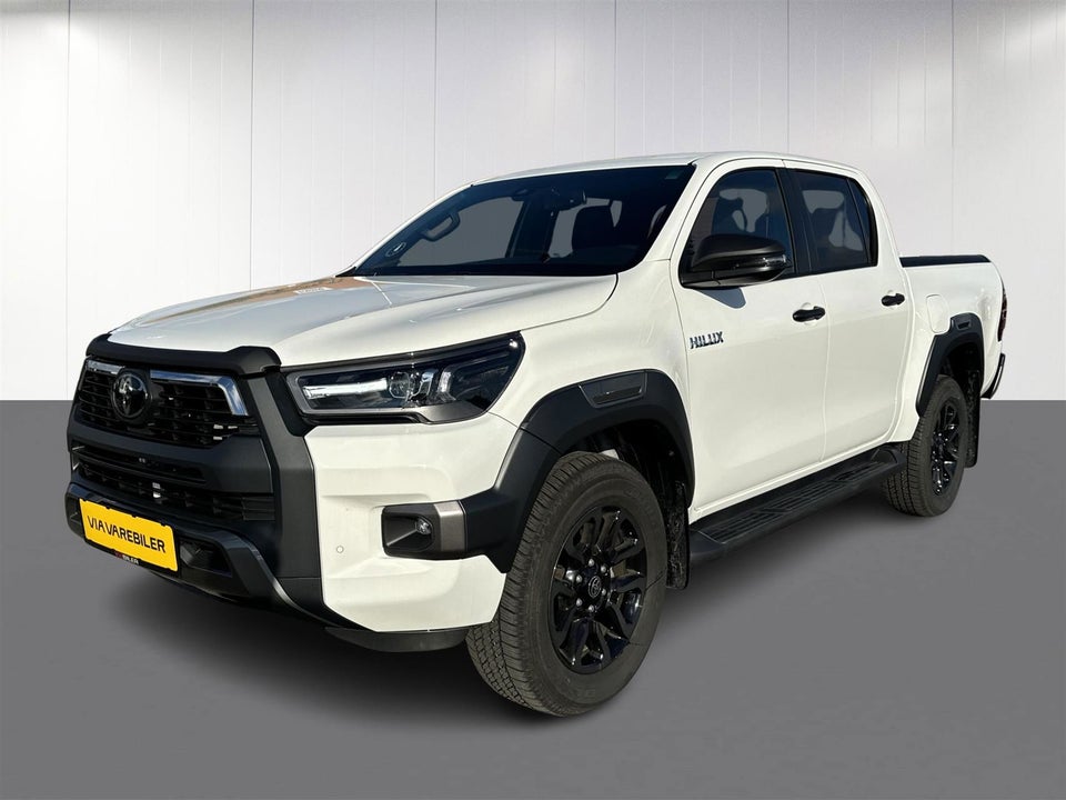 Toyota HiLux 2,8 D T4 Invincible Db.Kab aut. 4d