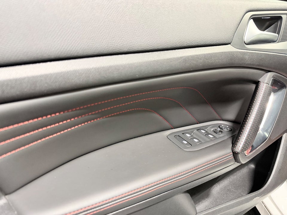 Peugeot 308 1,6 e-THP 205 GT 5d