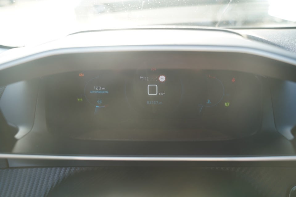 Peugeot 208 1,5 BlueHDi 100 Allure Sky 5d