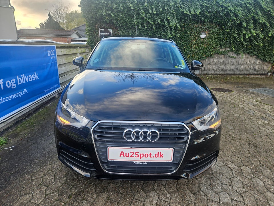 Audi A1 1,2 TFSi 86 Attraction Sportback 5d